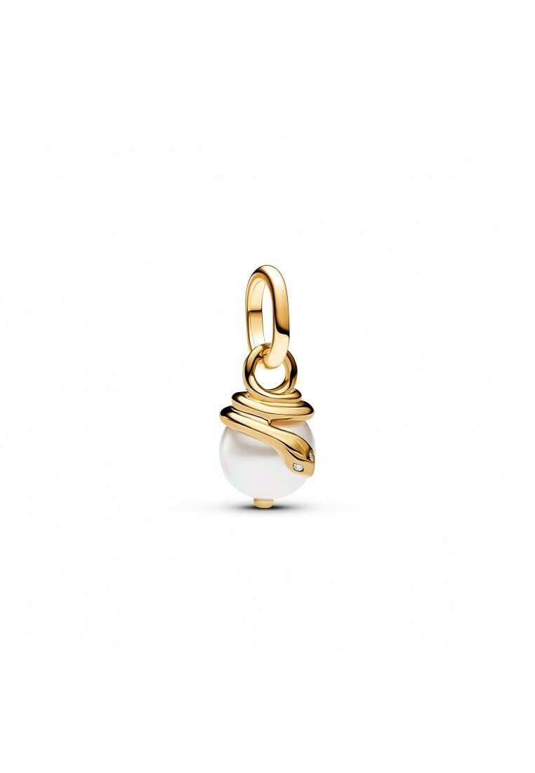 Goldplattierter Anhänger mit einer runden weißen Perle, verziert mit einem wirbelnden Golddesign und einem kleinen klaren Edelstein.