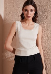 LELA Top - stone