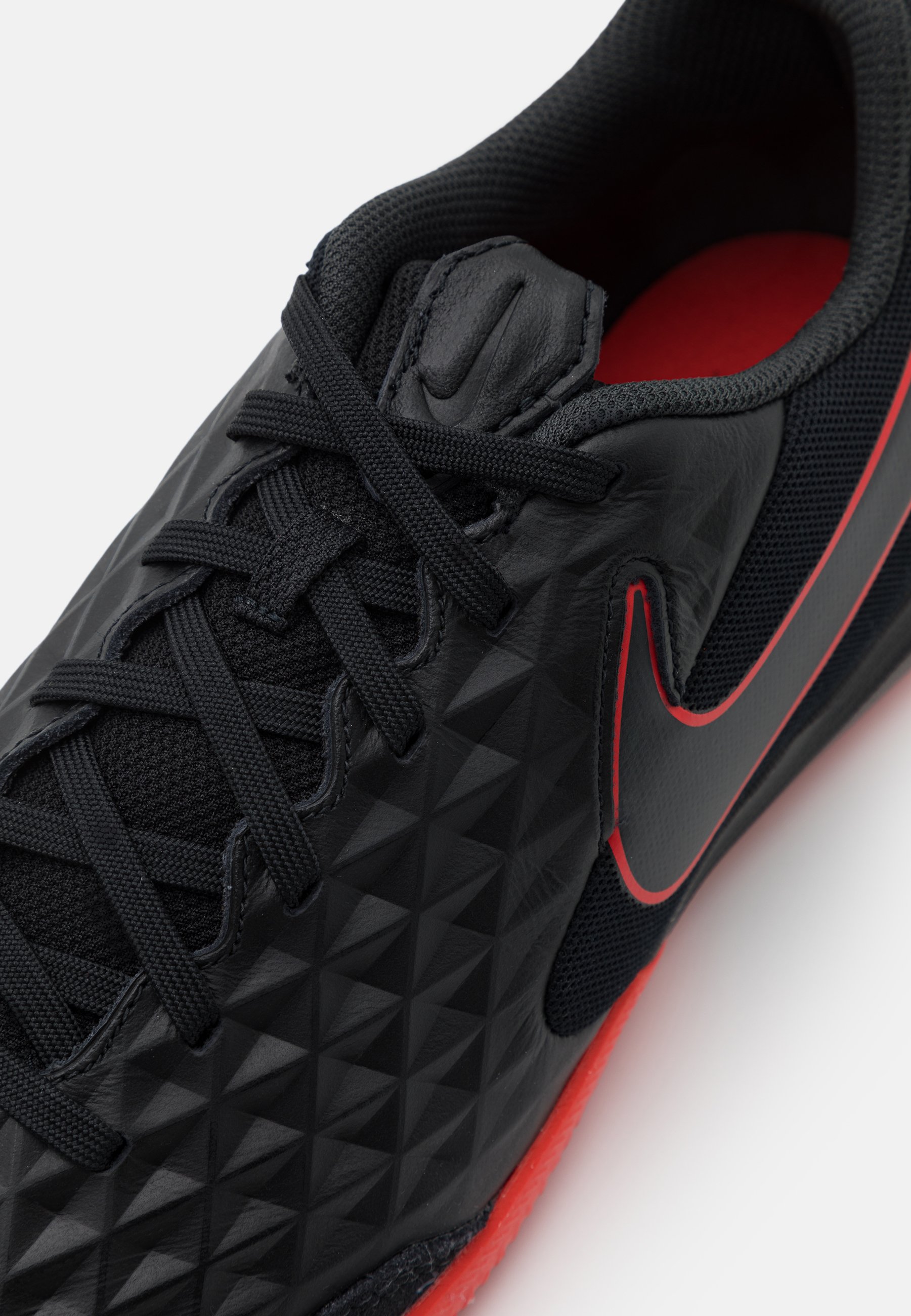 TIEMPO LEGEND 8 ACADEMY IC Fotbollsskor inomhusskor blackdark smoke greychile red TIEMPO LEGEND 8 ACADEMY IC Fotbollsskor inomhusskor blackdark smoke greychile red