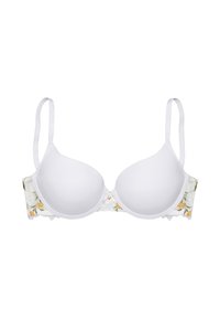 Bela modrca z gladkimi skodelicami in pasom iz čipke s cvetličnim vzorcem. Ima nastavljive naramnice in dekorativno gumbno podrobnost na sredini.