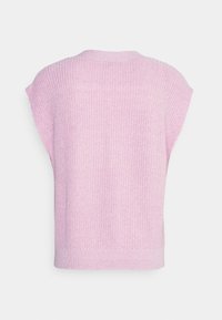Maglione lavorato a maglia rosa chiaro con maniche corte, tessuto testurizzato, orlo a coste e vestibilità rilassata. La vista posteriore mette in risalto il design pulito.