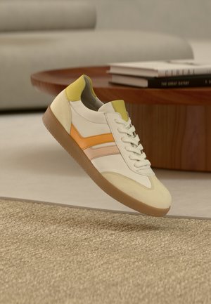 Sportcipő - vanilla/latte