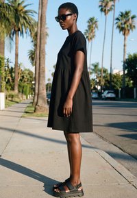 Urban Classics EMPIRE VALANCE TEE - Kjole - black