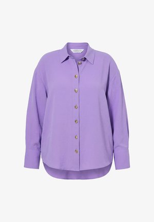 Lavendelkleurige blouse met lange mouwen, puntige kraag en onregelmatige goudkleurige knopen aan de voorkant, losse pasvorm met gebogen zoom.