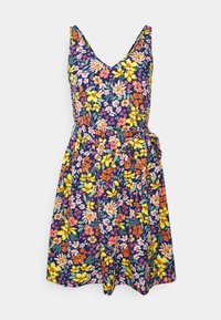 Květinové šaty s námořnickým pozadím, zdobené živými květinami v růžové, žluté a bílé barvě. Design s výstřihem do V, stažený pas a ozdobná mašle.