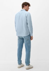 s.Oliver MIT BUTTON DOWN KRAGEN - Koszula