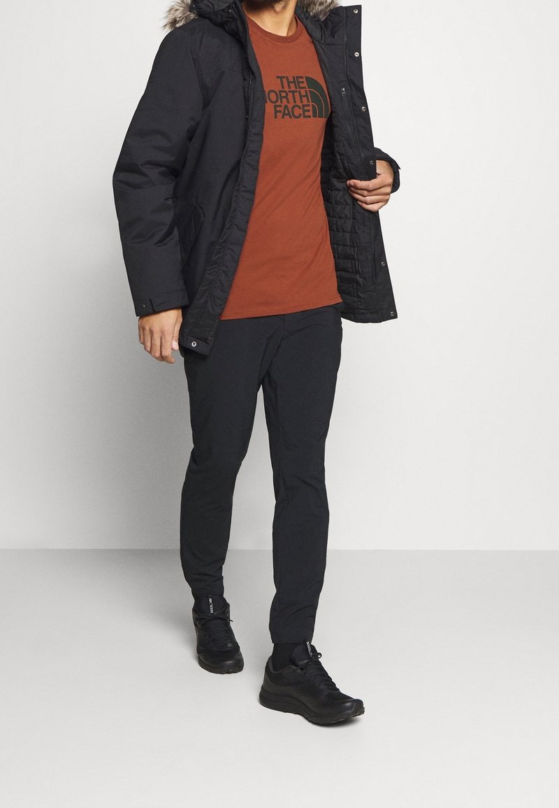 The North Face Triko s potiskem - brown