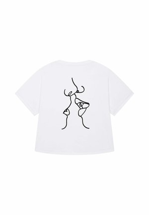 Witte t-shirt met korte mouwen, voorzien van een zwart lijntekeningontwerp op de rug, dat abstracte figuren met bochten en contouren afbeelt.