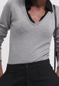 Morgan Neule - grey