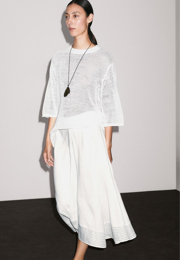 FLARED WITH SEAM DETAILS - A-line skirt