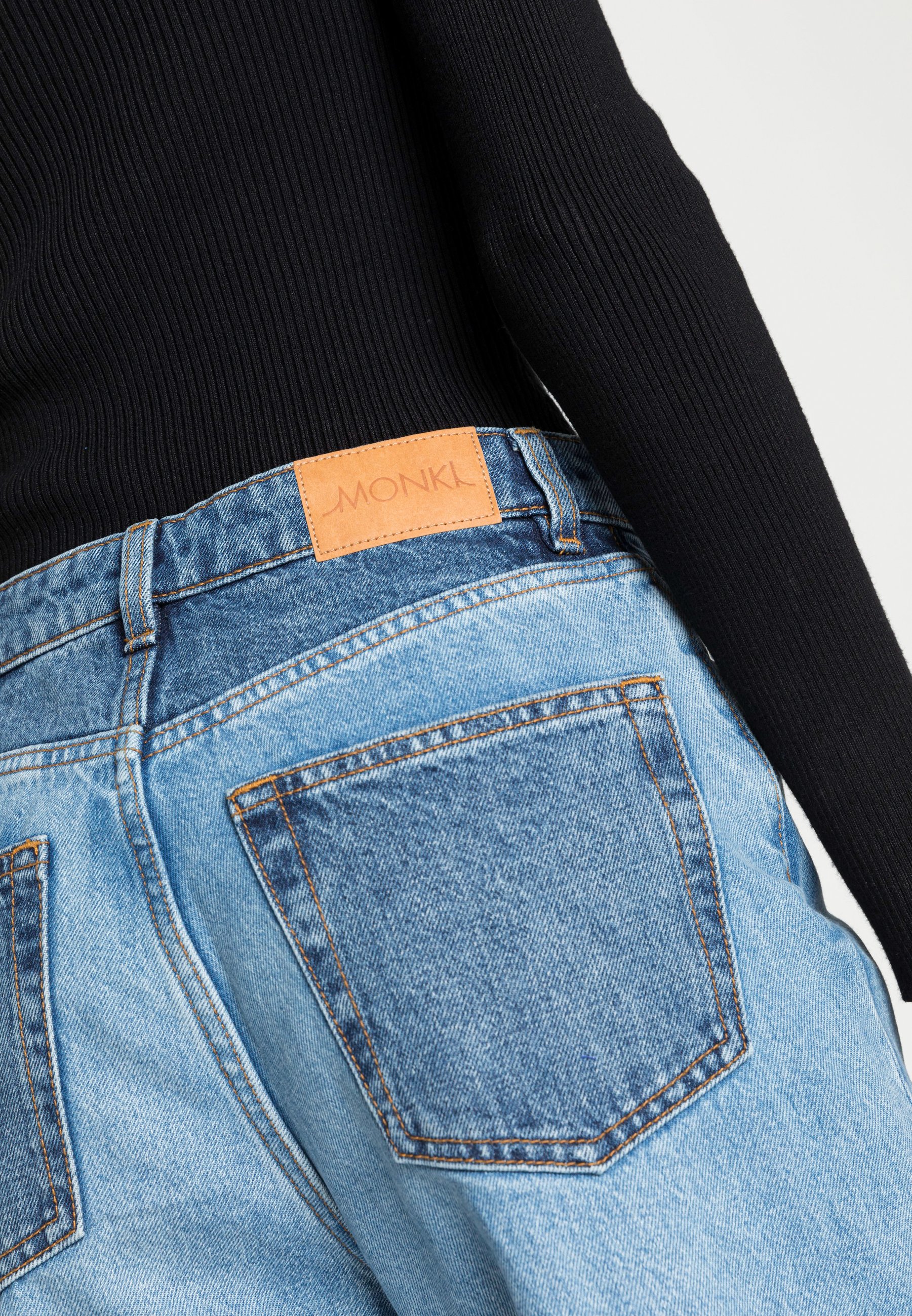 Monki YOKO CROPPED BLOCK - Relaxed fit 