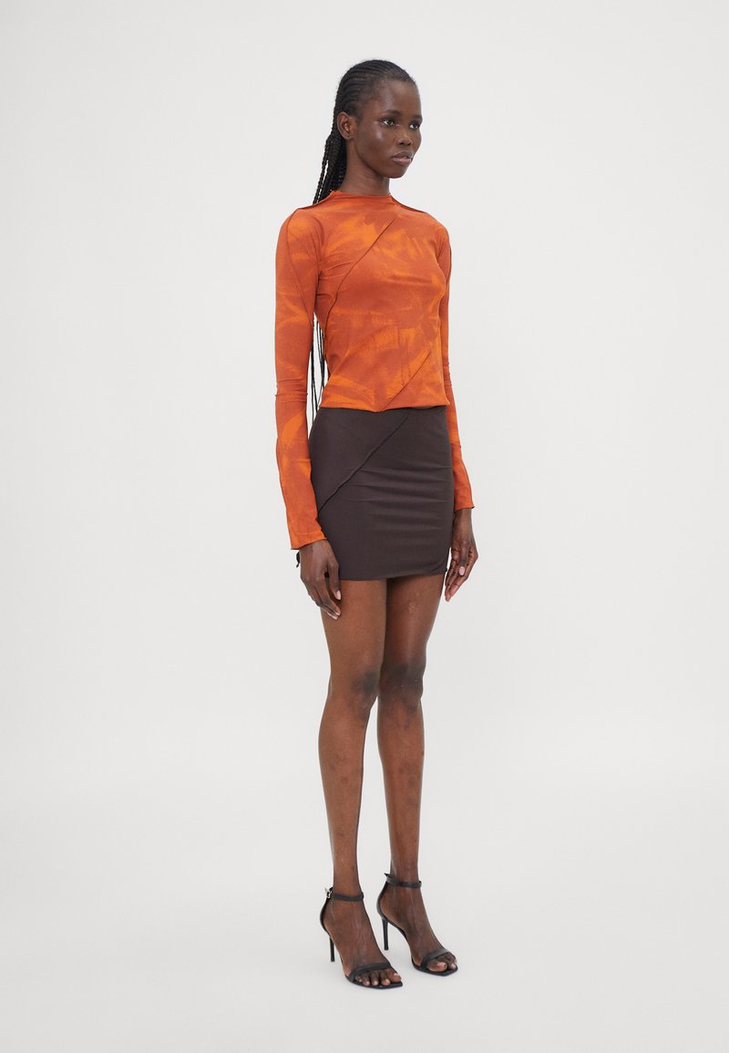 Ioannes - BIAS LONGSLEEVE - Long sleeved top - rust, Enlarge