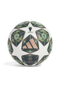 Adidas Champions League voetbal met een witte basis, groene en zwarte geometrische patronen, roze accenten en stervormige panelen.