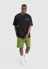 Smilodox NALE TRAINING SHORTS - Korte broeken - olive