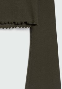 Stradivarius Sweter