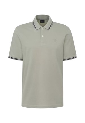 Polo shirt verde chiaro realizzato in tessuto testurizzato, con un bottone a due bottoni, colletto con strisce nere a contrasto e un dettaglio del logo.