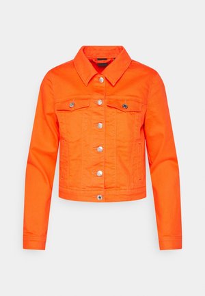 Lyseorange denimjakke med lange ærmer, knaplukning foran, to brystlommer med klap og to sidelommer.