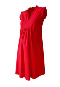 Robe rouge sans manches jusqu'aux genoux avec un col volanté et des emmanchures volantées, une taille froncée, et un décolleté en V.