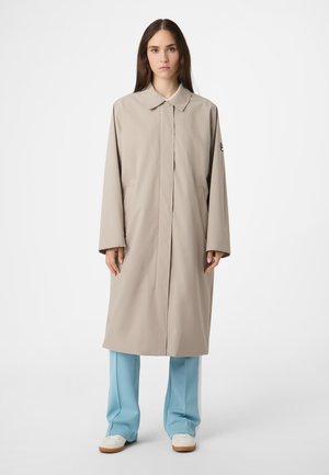 Fila APPAREL COMO WATER REPELLENT CAR  - Klassinen takki - weathered teak