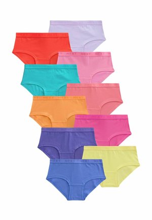 Asortimentas medvilnės apatinio trikotažo rinkiniai įvairių spalvų: raudona, turkio, oranžinė, rožinė, purpurinė, geltona ir lelijinė, su "NEXT" logotipu ant juosmens.