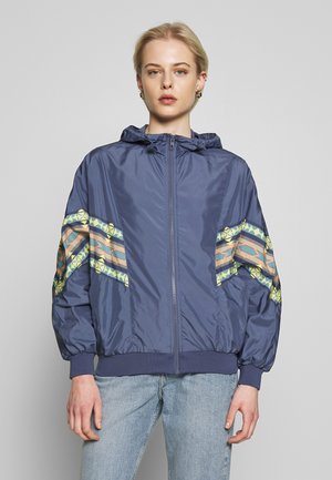 Urban Classics, LADIES INKA BATWING JACKET - Chaqueta fina - vintage blue