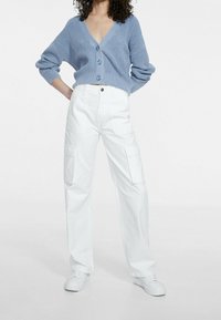 Stradivarius Chaqueta de punto - neon blue