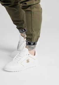 SIKSILK Kapsáče - khaki