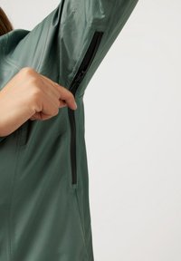 Ulla Popken HYPRAR FUNKTIONS WASSERDICHT  FINISH KAPUZE - Ulkoilutakki - mintgrün