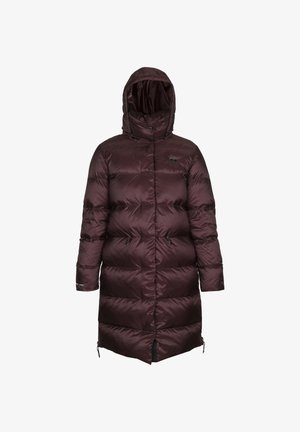 Long manteau d'hiver matelassé violet foncé avec capuche, fermeture éclair frontale et deux poches zippées, avec un petit logo sur la poitrine.