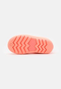 UGG Snowboots  - salmon