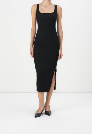 Zwarte mouwloze midi-jurk met een vierkante halslijn en een zijsplit. Soepele, rekbare stof en een nauwsluitende silhouet.