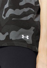 Under Armour Camiseta estampada - black