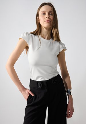 T-shirts - egret