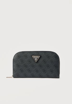 Portefeuille en similicuir noir avec une surface texturée, un logo triangulaire proéminent et une fermeture éclair. Présente des motifs embossés subtils.