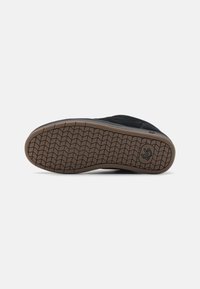 és ACCEL OG UNISEX - Skatová obuv - black