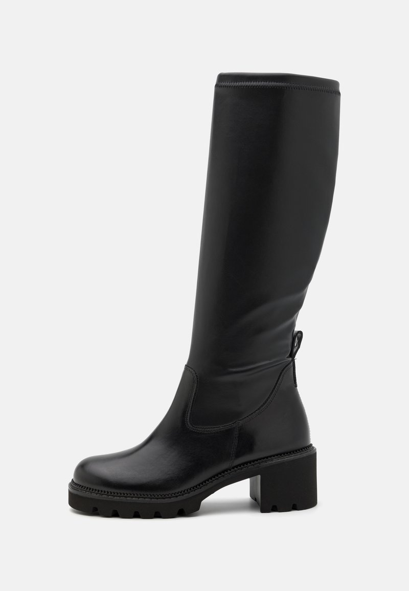 Bottes noires montantes jusqu'aux genoux en cuir lisse avec un talon bloc épais et texturé et une fermeture éclair latérale.