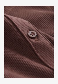 Non selezionato, chocolate brown