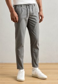 Lindbergh DRAWSTRING PANTS - Hlače - dark deep grey