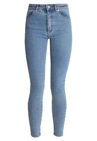 Calças skinny de cintura alta em azul claro, feitas de denim, com dois bolsos frontais, um bolso traseiro e fecho de botão metálico.