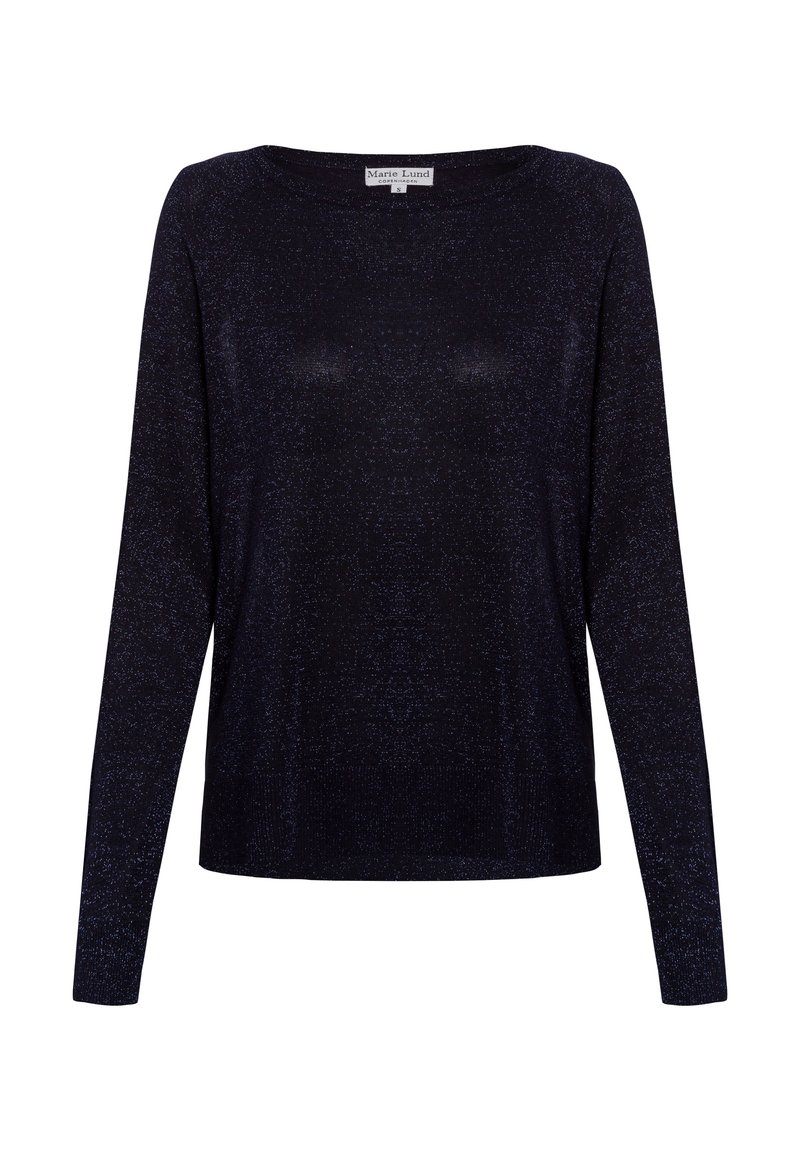 Marineblauer Langarmpullover mit Bootsausschnitt. Das Material hat eine dezente schimmernde Textur. Lockerer Schnitt mit geripptem Saum. Markenetikett sichtbar.