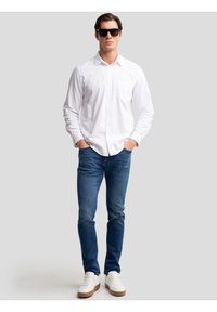 Unausgewählt, weiß