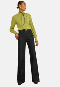 Unselected, lime green