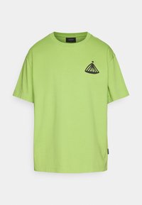 GRAPHIC TEE - Tričko s potlačou - stand out green