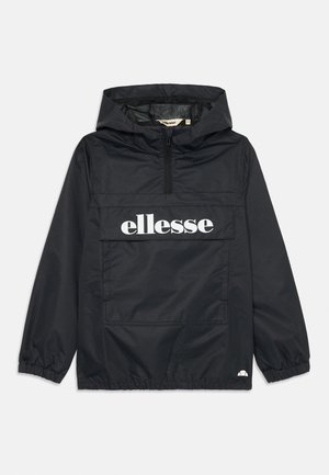 Schwarze Kapuzenwindjacke mit vordere Tasche und weißem "ellesse" Logo auf der Brust sowie kleinem Logo am Saum.