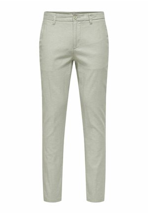 Jasnoszare, dopasowane spodnie męskie z szlufkami na pasek, zapięciem na guzik i przednimi kieszeniami bocznymi.