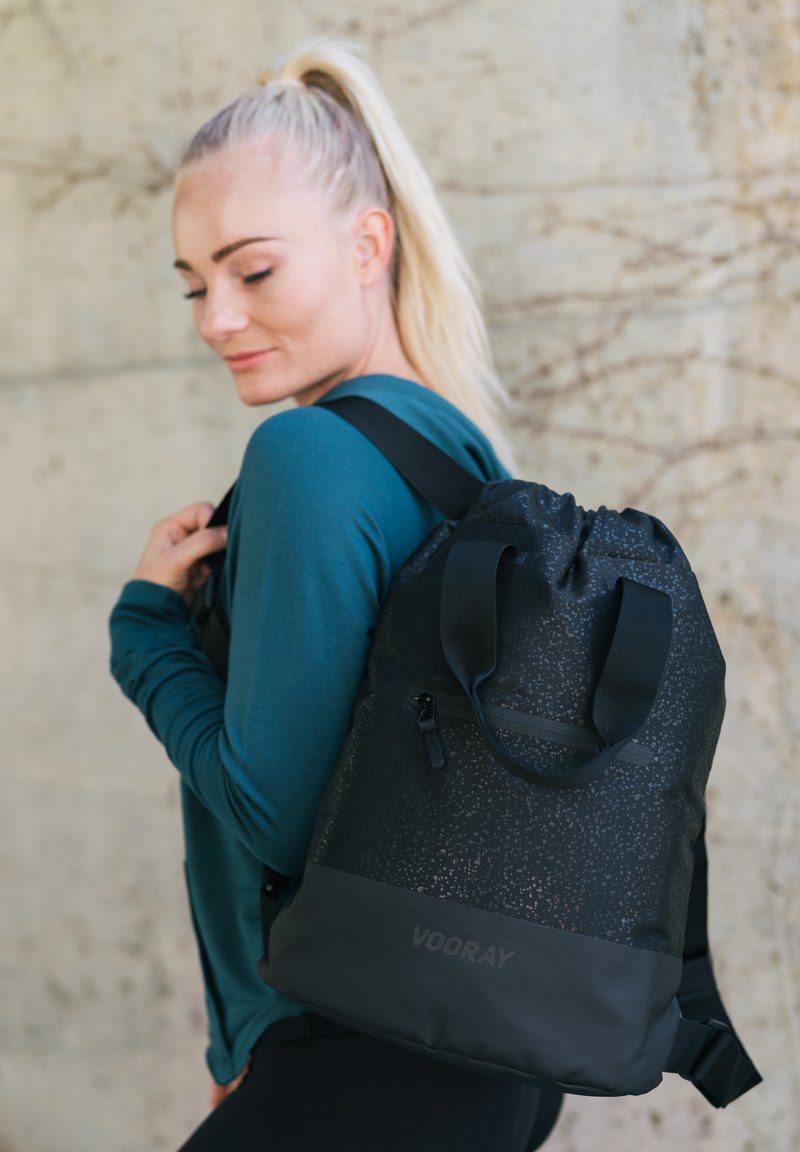 Damen Handtaschen | VOORAY FLEX CINCH Tagesrucksack black foil/schwarz meliert - AI46789 Damen Handtaschen | VOORAY FLEX CINCH Tagesrucksack black foil/schwarz meliert - AI46789