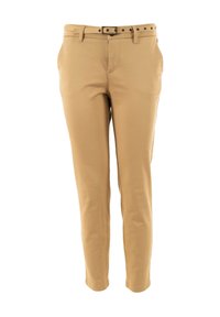 Chinos marrones con corte slim, fabricados en tejido de algodón. Cuenta con un cinturón a juego, bolsillos frontales y pasadores para el cinturón. Textura suave y diseño informal.