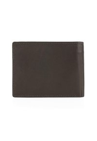 Cartera de cuero marrón oscuro con una textura suave, forma rectangular y bordes cosidos; presenta un diseño minimalista sin adornos.