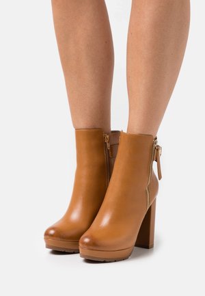 Anna Field, Bottines à talons hauts - cognac