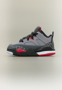 Επιλέχθηκε, cement grey/white/black/fire red